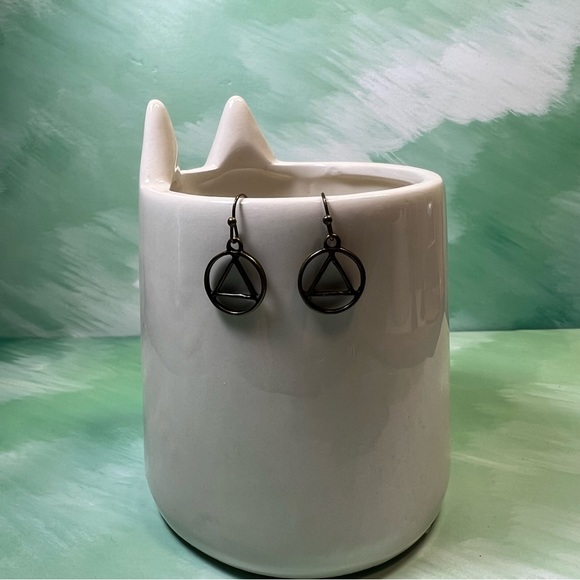 ALCOHOLICS ANONYMOUS SYMBOL EARRINGS BE PROUD OF YOUR RECOVERY - Picture 2 of 5